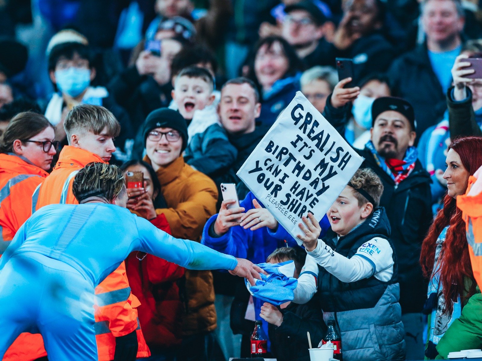 更是全球航 更是全球航